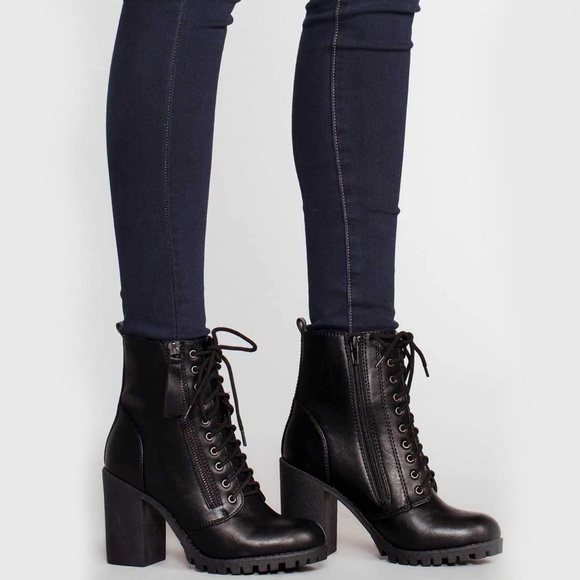 NEW🔥 Lace-Up Combat Moto Ankle Booties Boot Lug Platform Chunky Block High Heel - Picture 2 of 5